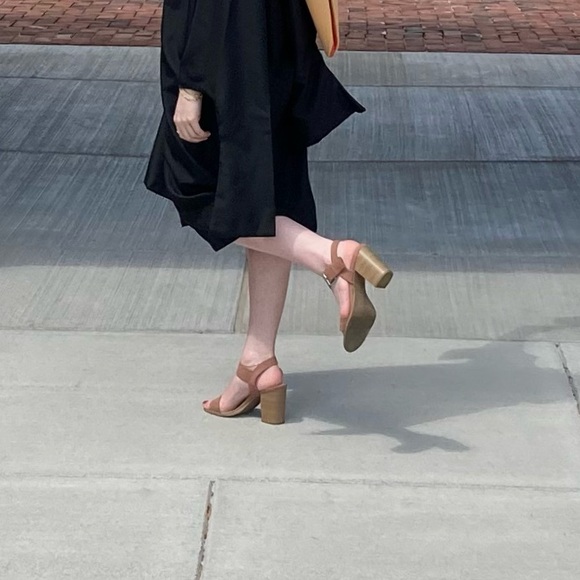 Nude High Heels - Picture 1 of 4